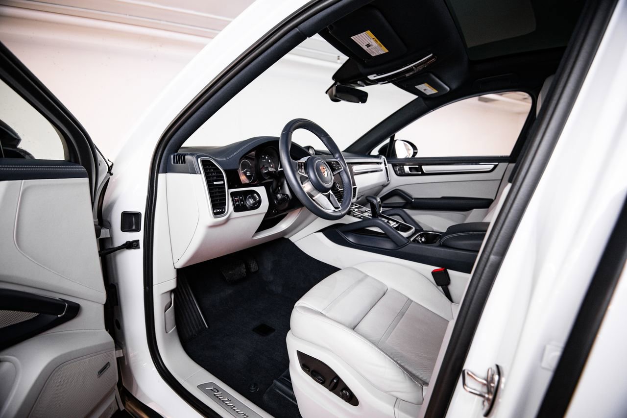 Certified 2023 Porsche Cayenne Platinum Edition AWD/4WD image 4