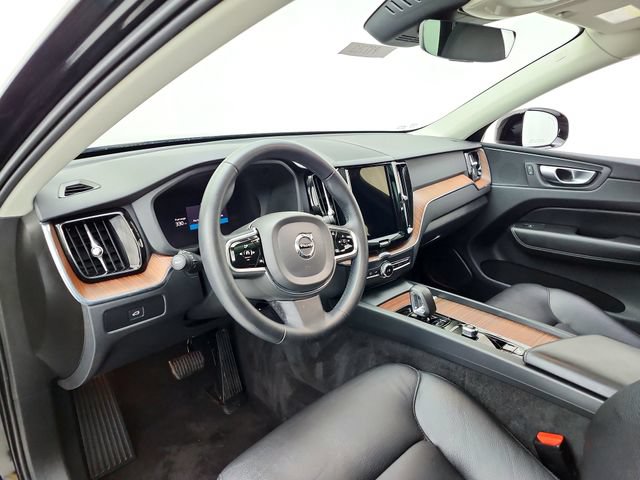 Certified 2024 Volvo XC60 B5 Plus w/ Protection Package Premier AWD/4WD image 20