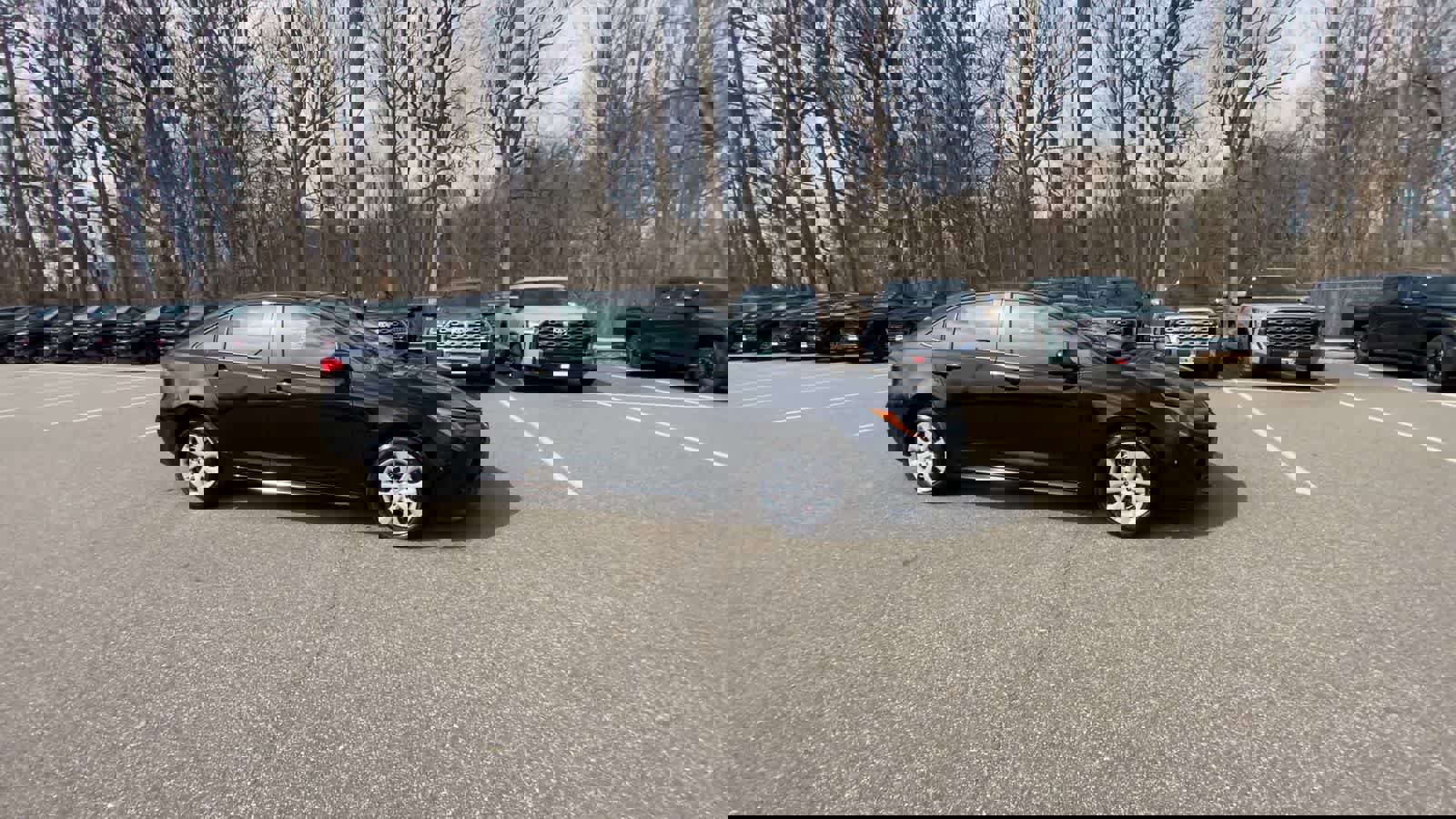 Used 2025 Toyota Corolla LE image 7