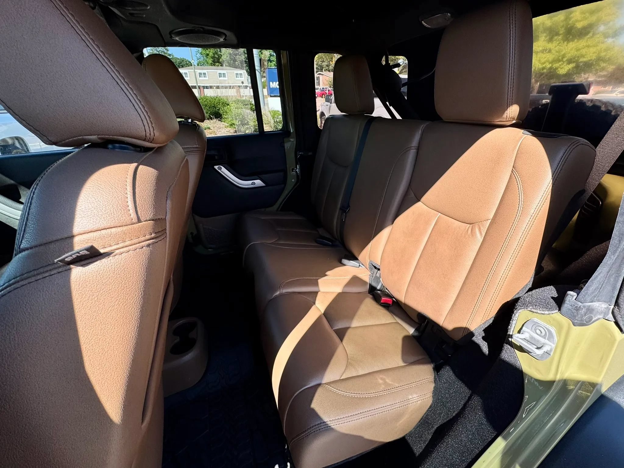 Used 2013 Jeep Wrangler Unlimited Rubicon w/ Dual Top Group AWD/4WD image 10