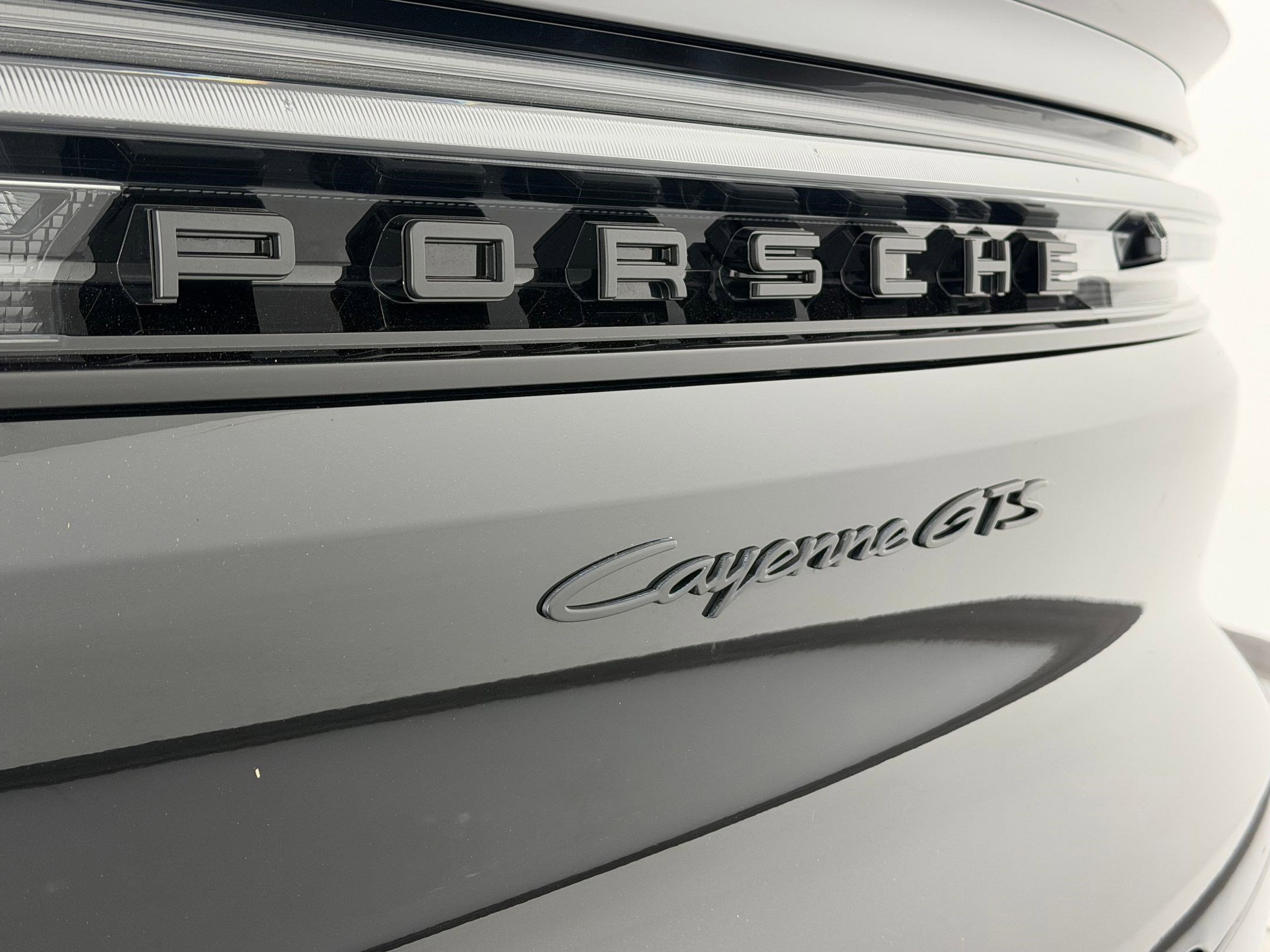Certified 2025 Porsche Cayenne GTS AWD/4WD image 27