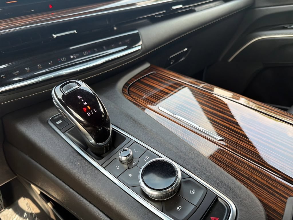 Certified 2023 Cadillac Escalade Premium Luxury w/ Performance Package AWD/4WD image 10
