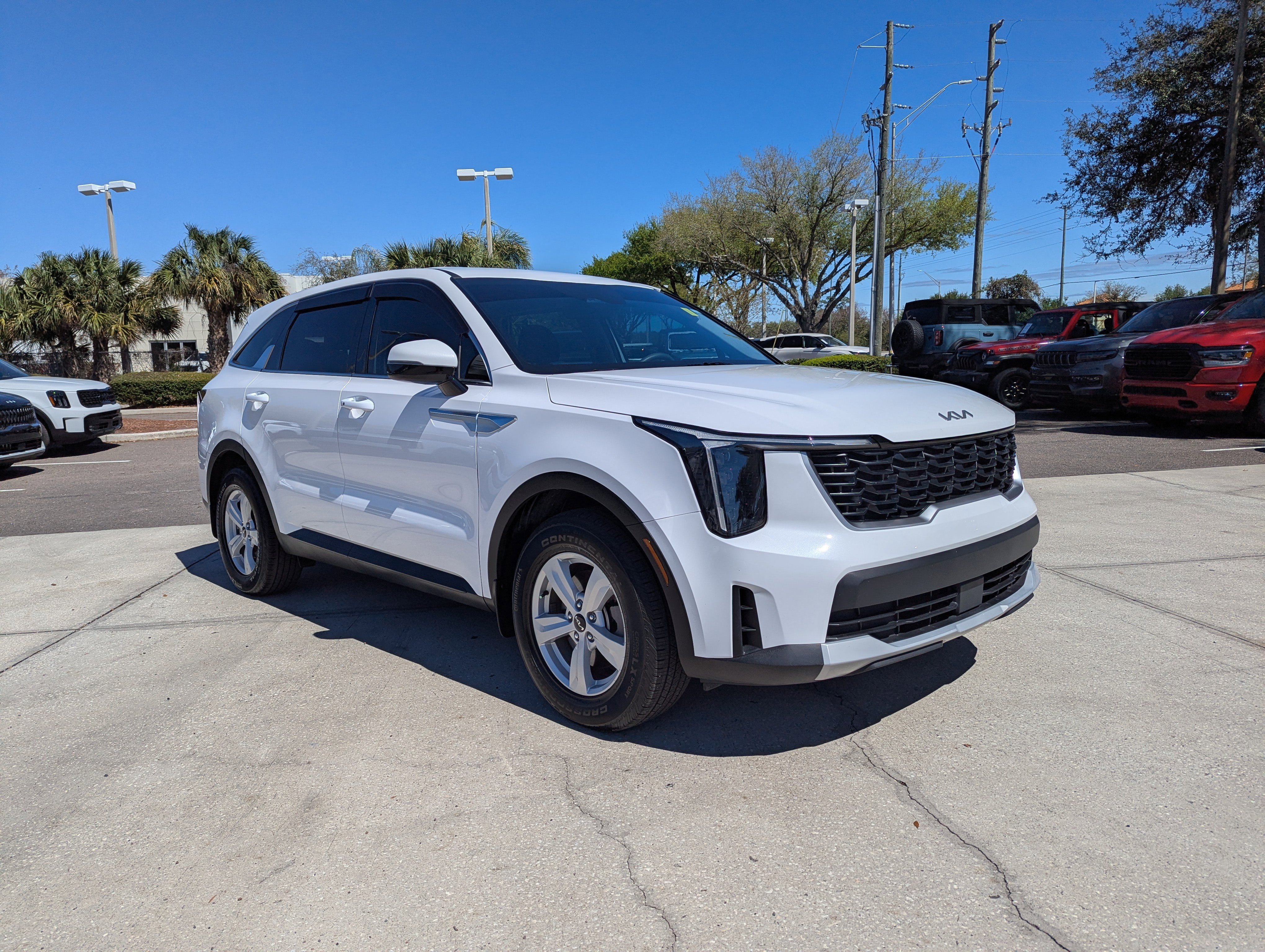 Certified 2025 Kia Sorento LX image 2