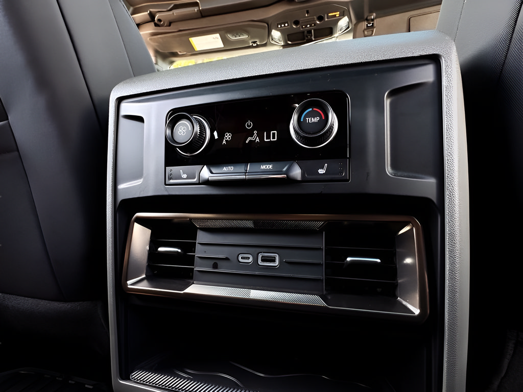 Used 2024 GMC Hummer EV 3X w/ LPO, Illumination Package AWD/4WD image 24