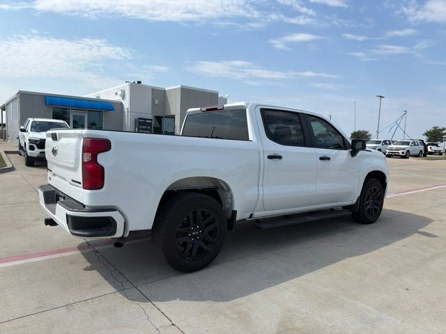 Used 2026 Chevrolet Silverado 1500 Custom w/ LPO, Dark Essentials Package RWD image 7