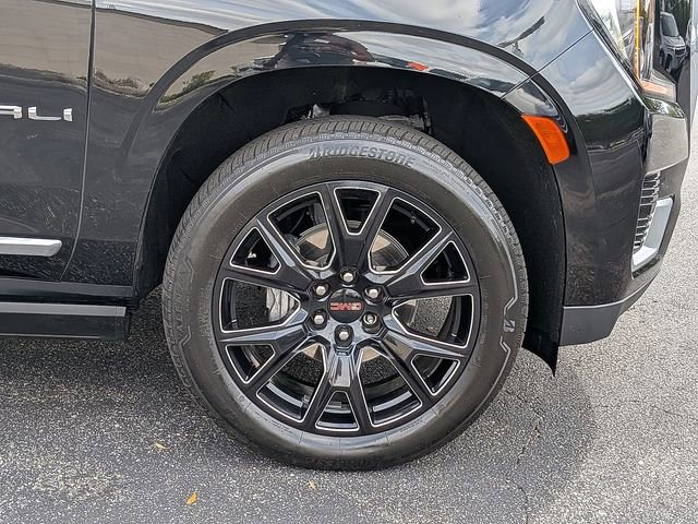 Used 2024 GMC Yukon XL Denali AWD/4WD image 11