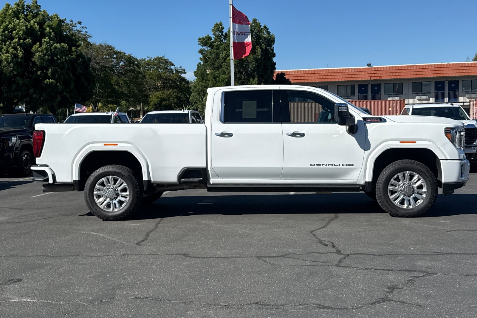 Used 2023 GMC Sierra 3500 Denali w/ Denali Ultimate Package AWD/4WD image 3