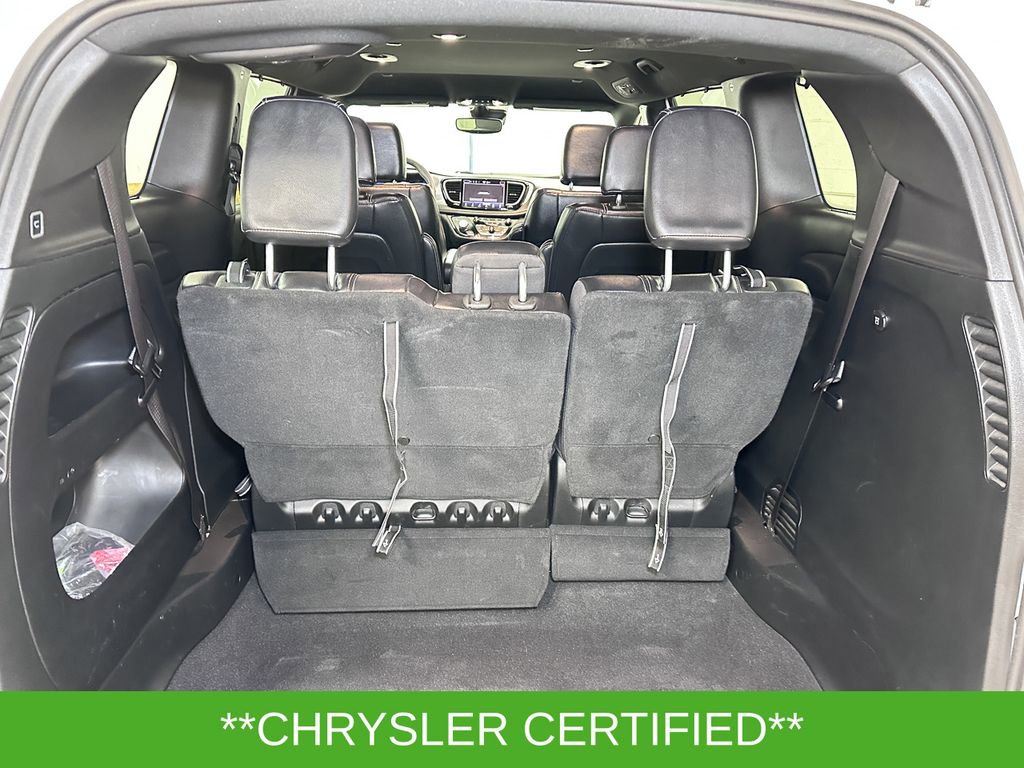 Certified 2022 Chrysler Pacifica Touring-L w/ S Appearance Package image 4