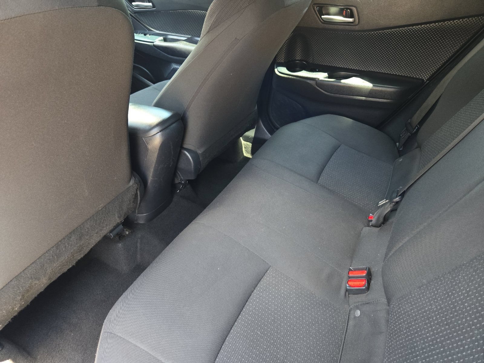 Used 2019 Toyota C-HR LE FWD image 11