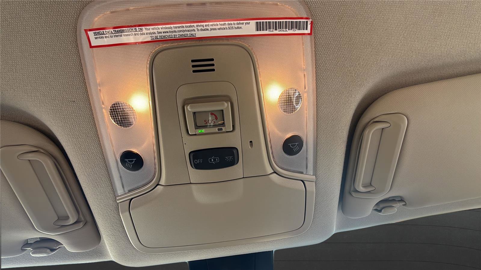 Used 2022 Toyota Prius LE image 11