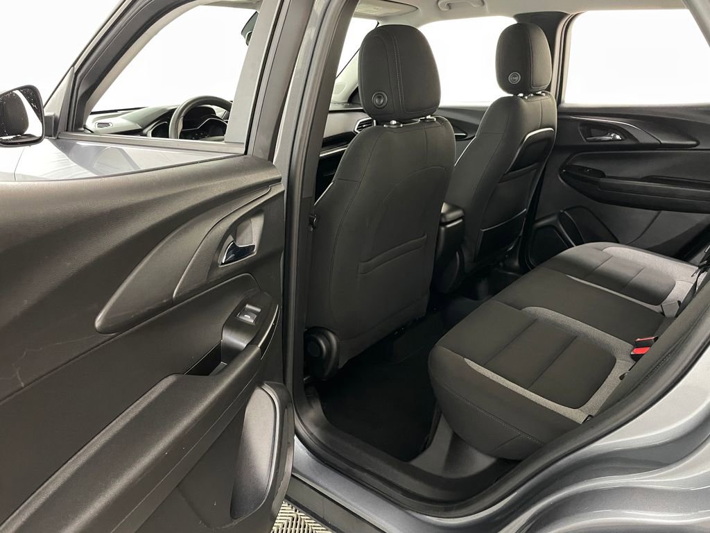 Used 2021 Chevrolet TrailBlazer LS FWD image 39
