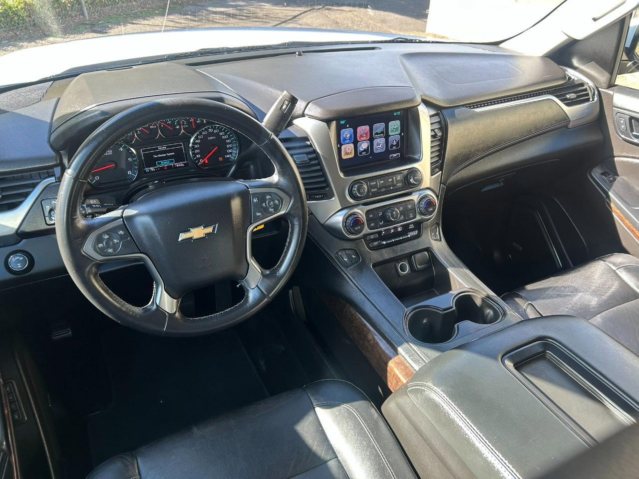 Used 2017 Chevrolet Suburban LT image 14