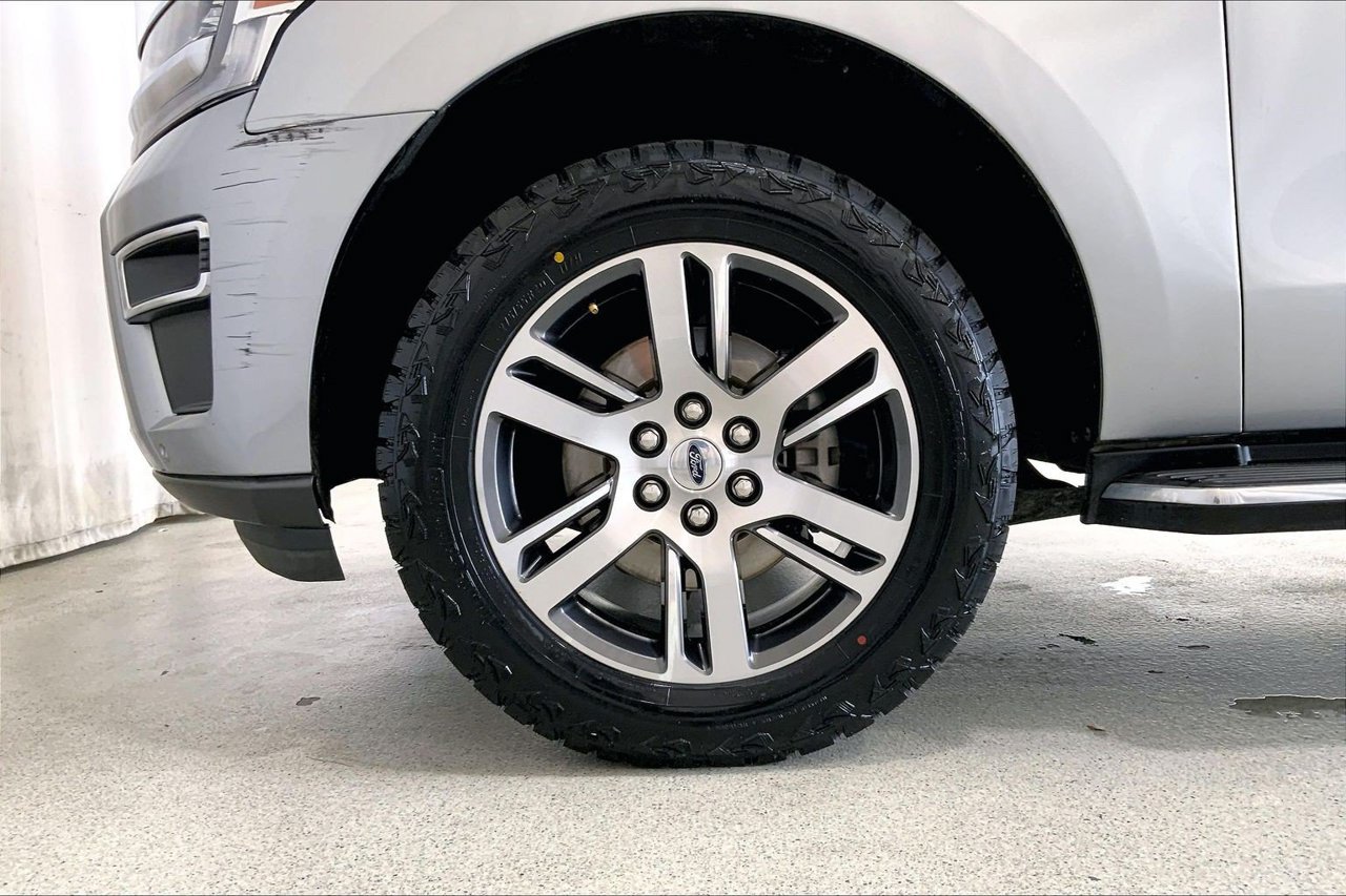 Used 2023 Ford Expedition Max Limited AWD/4WD image 8