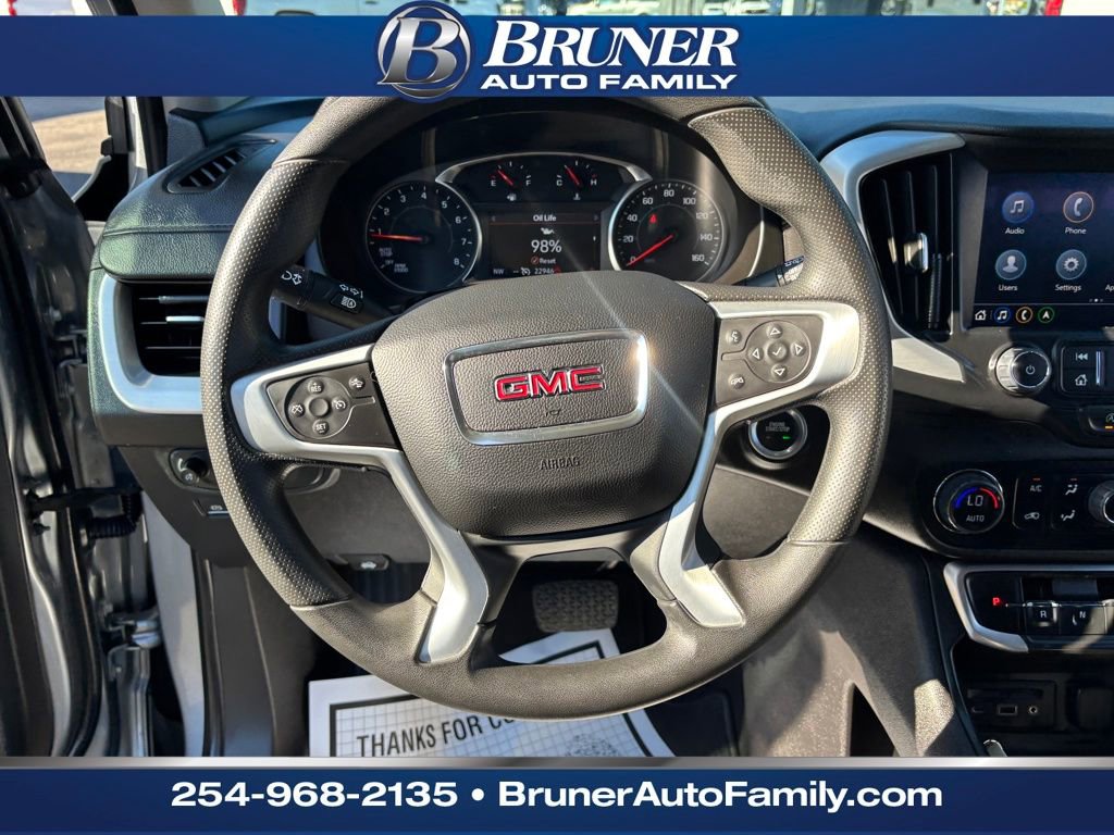 Used 2024 GMC Terrain SLE w/ Driver Convenience Package image 21