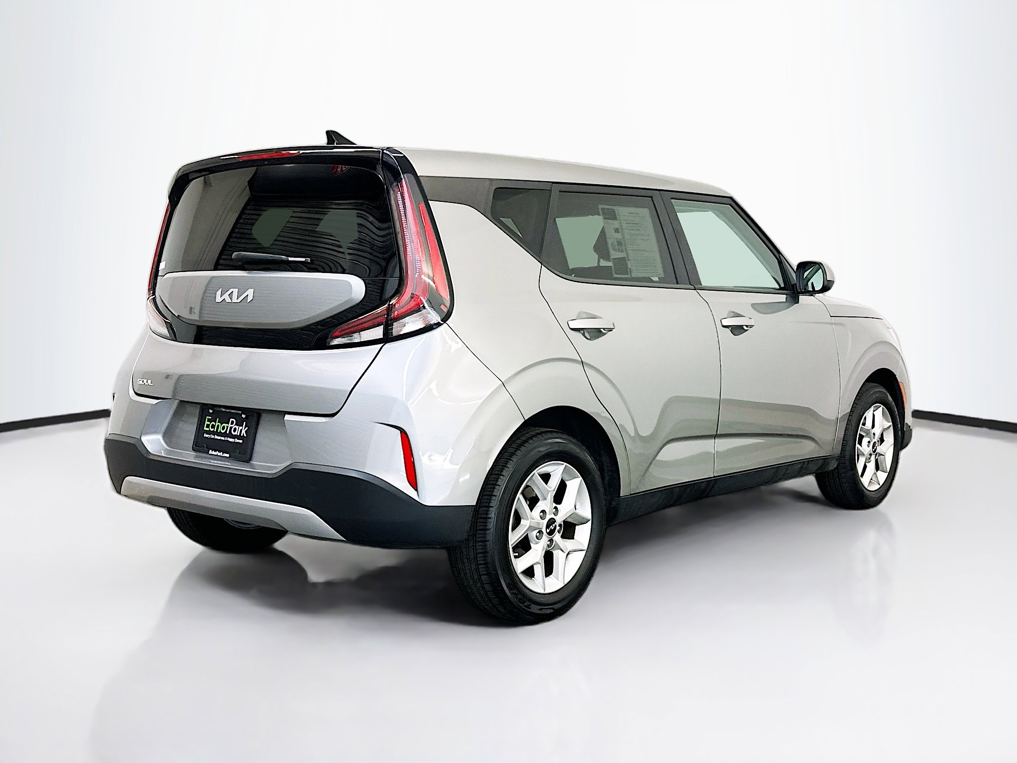 Used 2025 Kia Soul LX w/ LX Technology Package image 9