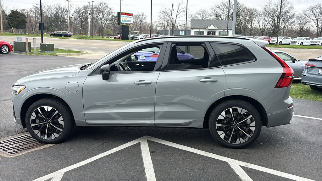 New 2026 Volvo XC60 T8 Plus w/ Protection Package Premier AWD/4WD image 3