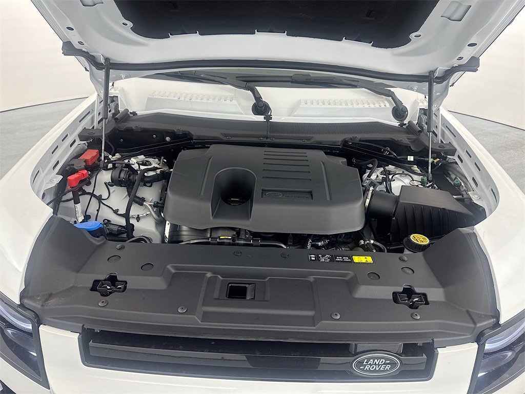 New 2026 Land Rover Defender 130 X-Dynamic SE image 30