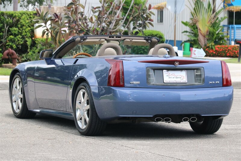 Used 2005 Cadillac XLR RWD image 12