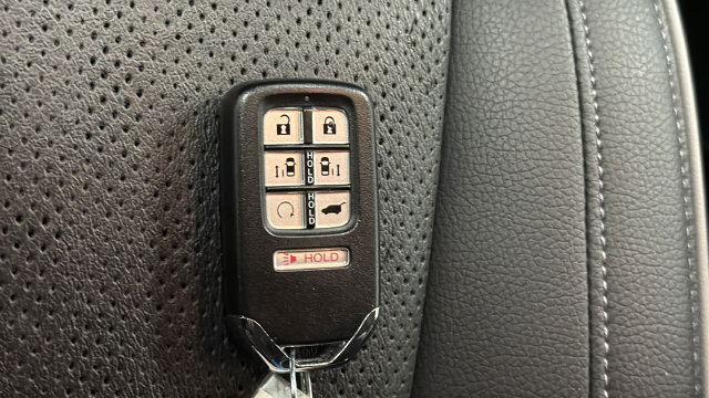 Used 2024 Honda Odyssey Elite image 21