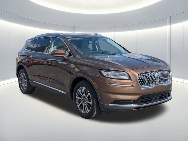 Used 2022 Lincoln Nautilus FWD w/ Premium Package image 4