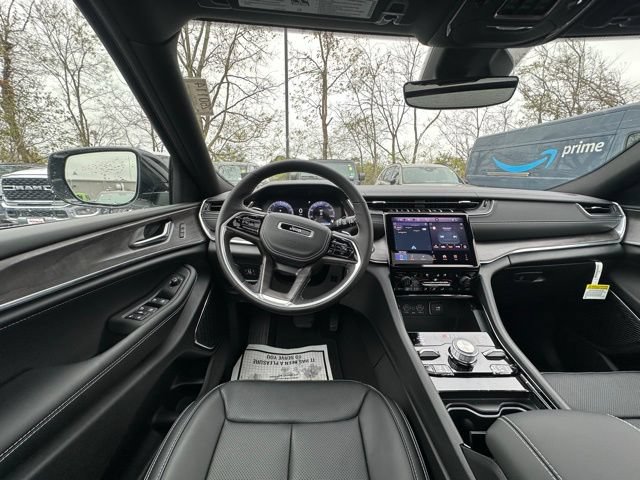 New 2025 Jeep Grand Cherokee L Overland AWD/4WD image 16