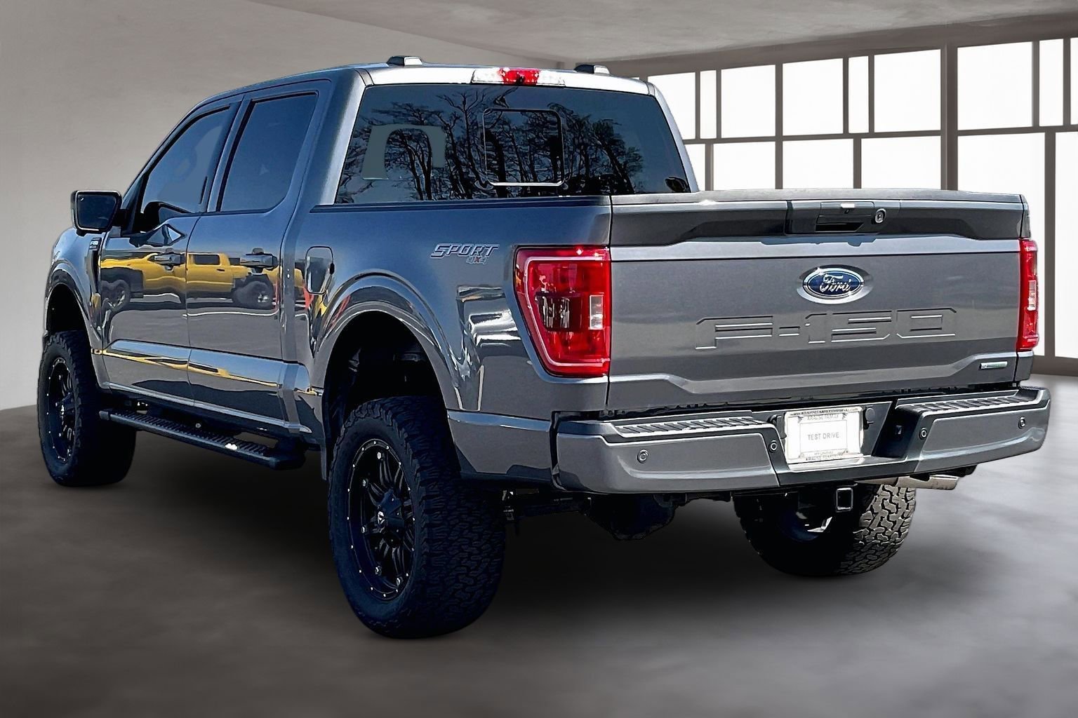 Used 2022 Ford F150 XLT w/ Equipment Group 302A High image 4