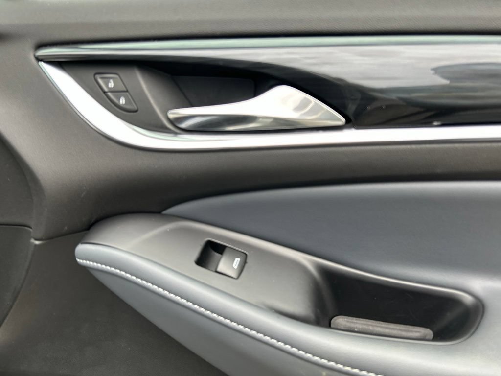 Used 2021 Buick Enclave Essence w/ Sport Touring Edition FWD image 24