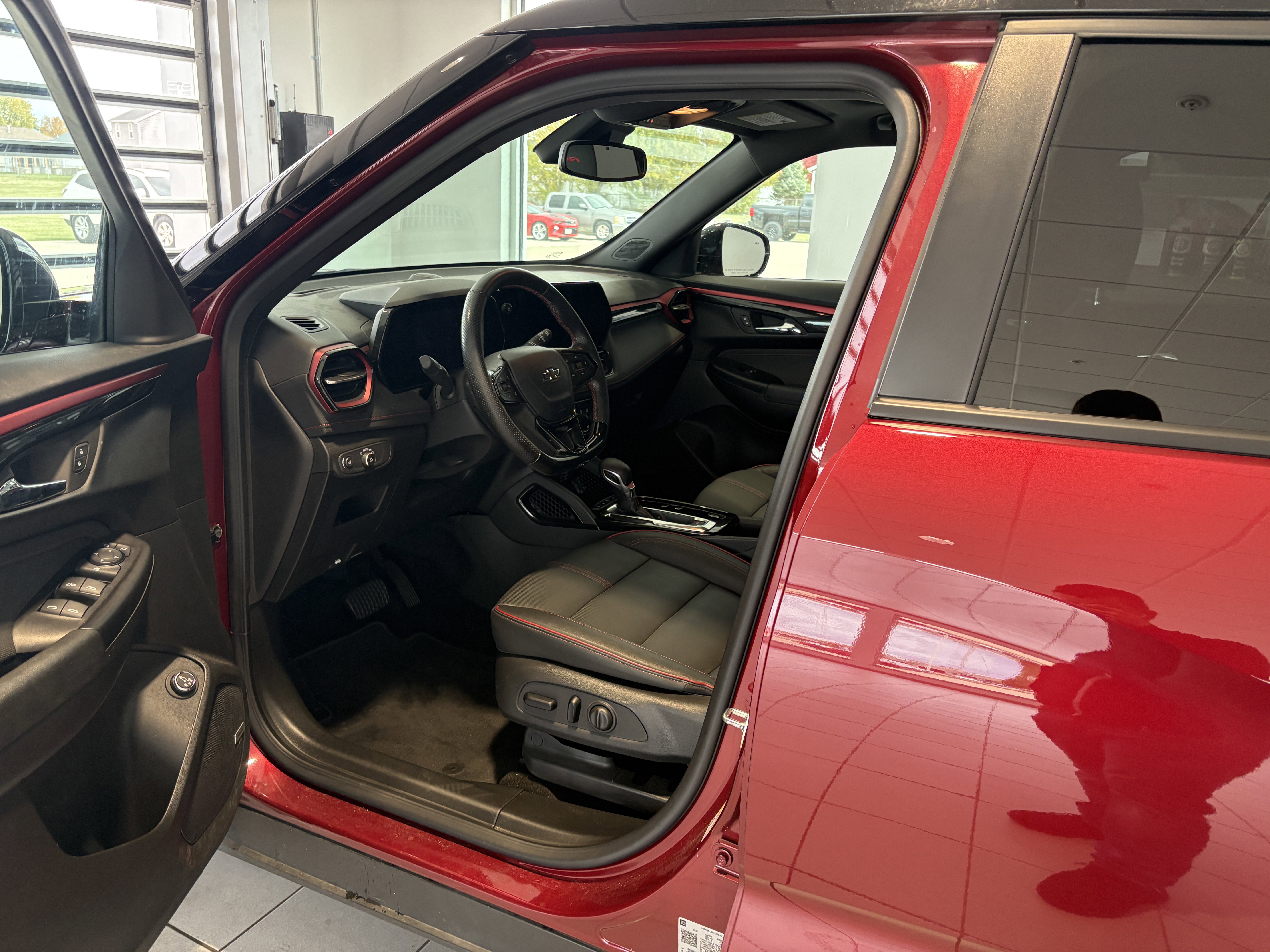 Used 2024 Chevrolet TrailBlazer RS w/ Convenience Package image 9