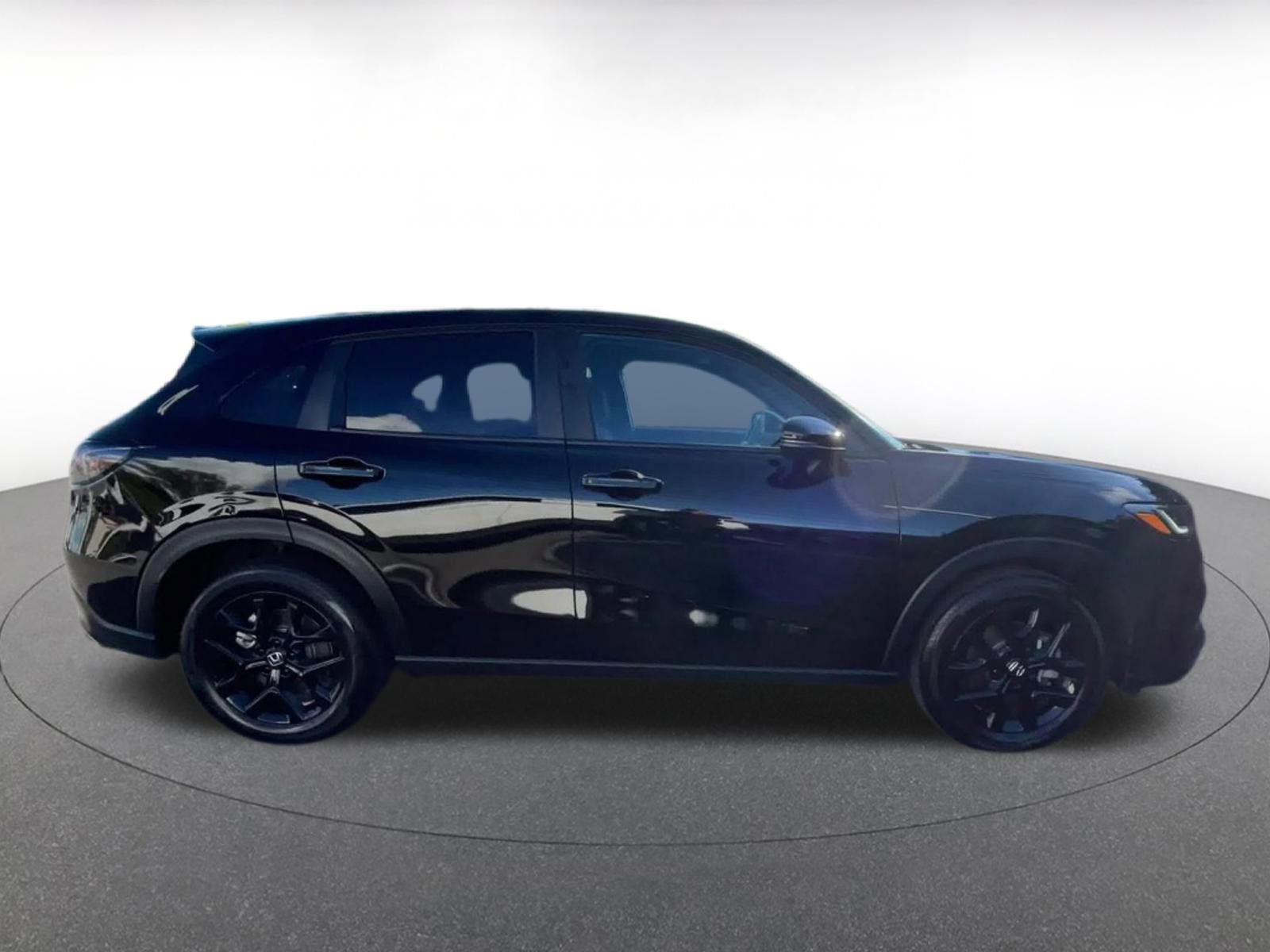 Used 2025 Honda HR-V Sport image 16