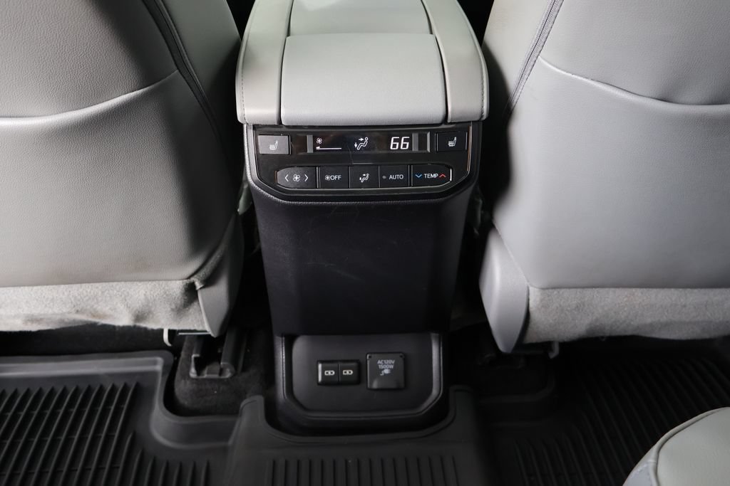 Used 2024 Toyota Highlander Platinum AWD/4WD image 56