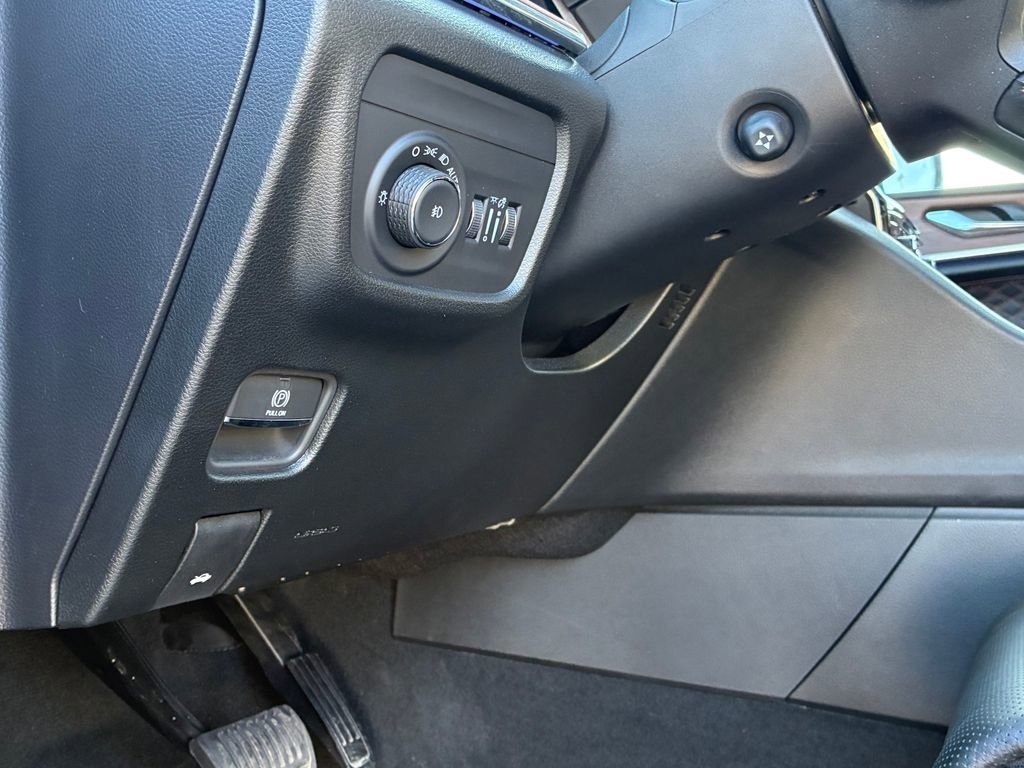 Used 2025 Jeep Grand Cherokee Summit image 21