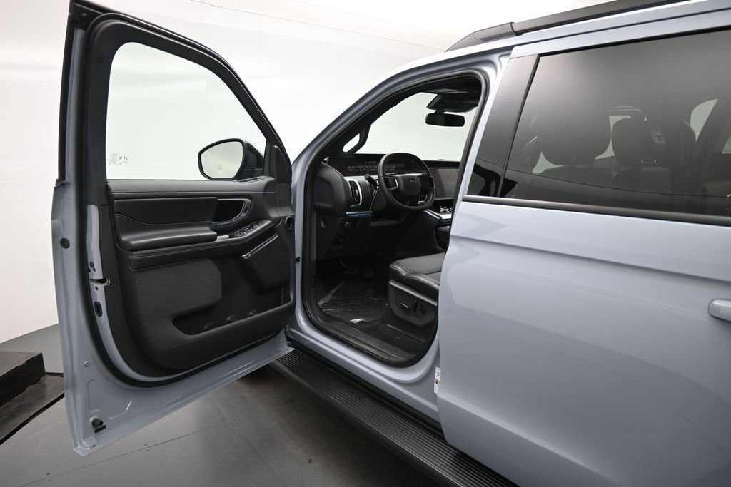 New 2026 Ford Expedition Platinum AWD/4WD image 8