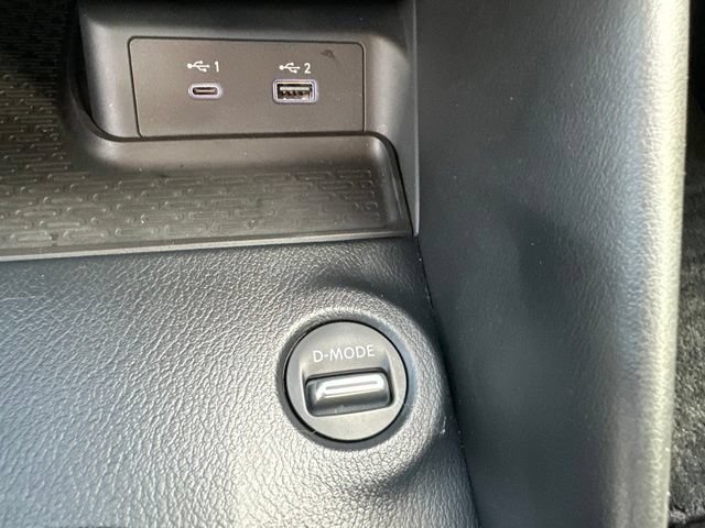 Used 2023 Nissan Z w/ Floor Mat Package (L93) RWD image 10