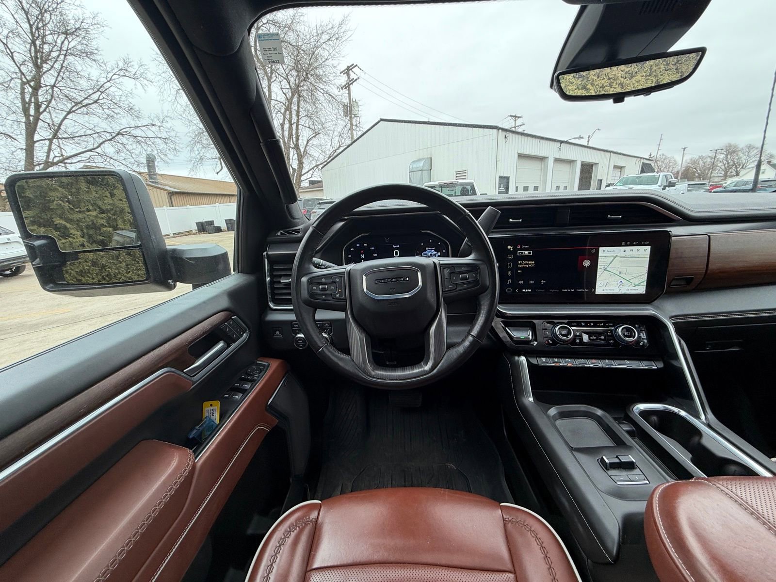 Used 2025 GMC Sierra 2500 Denali Ultimate image 2