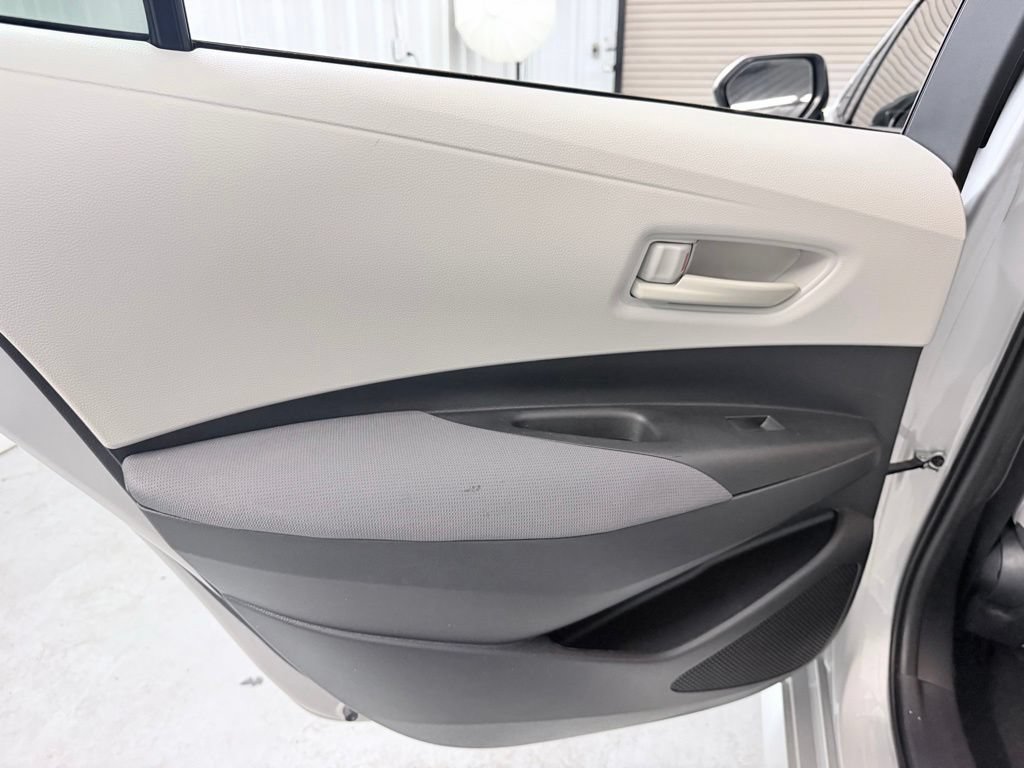 Used 2022 Toyota Corolla LE FWD image 27