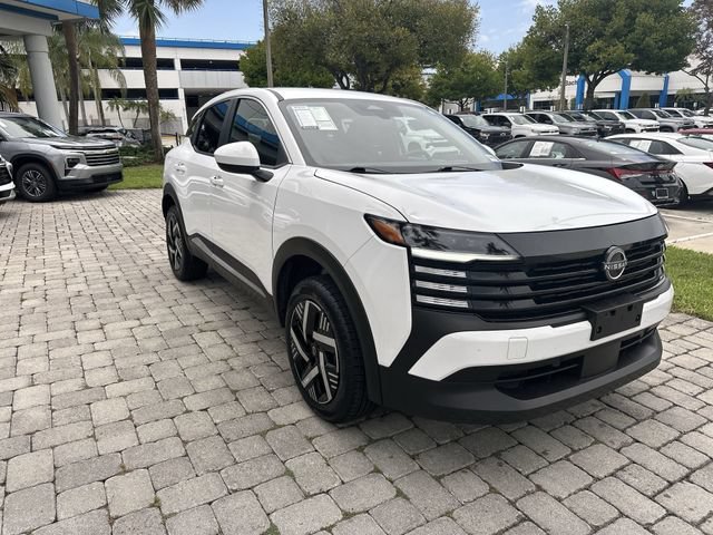 Used 2025 Nissan Kicks SV FWD image 16
