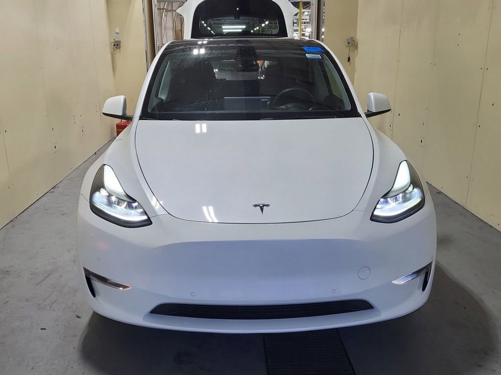 Used 2022 Tesla Model Y Performance image 3