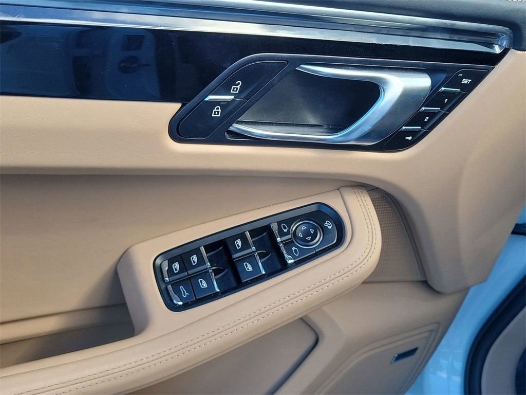 Used 2024 Porsche Macan image 24