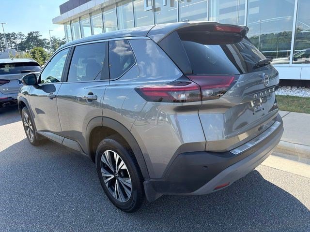Used 2023 Nissan Rogue SV FWD image 2
