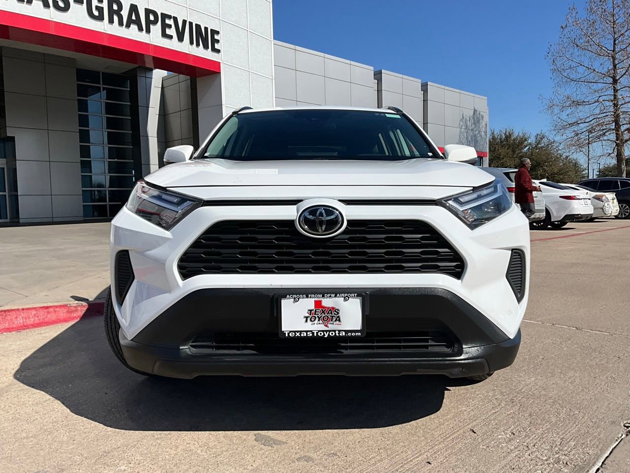 Used 2025 Toyota RAV4 XLE image 4