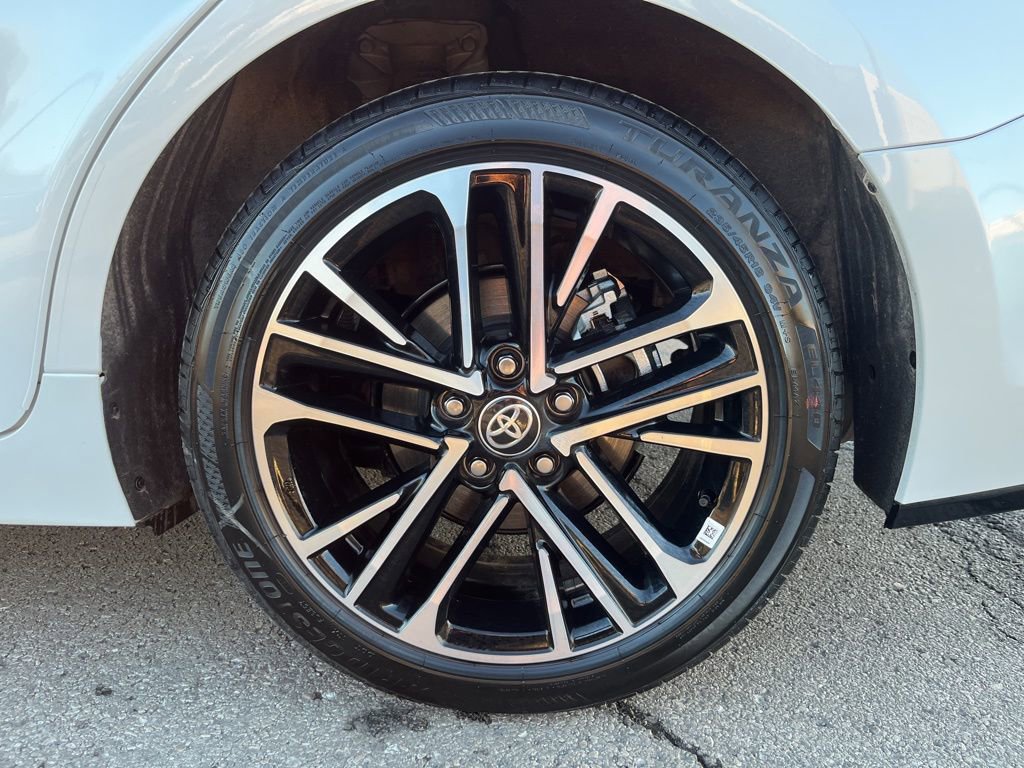 Used 2025 Toyota Camry XLE w/ Premium Package image 16