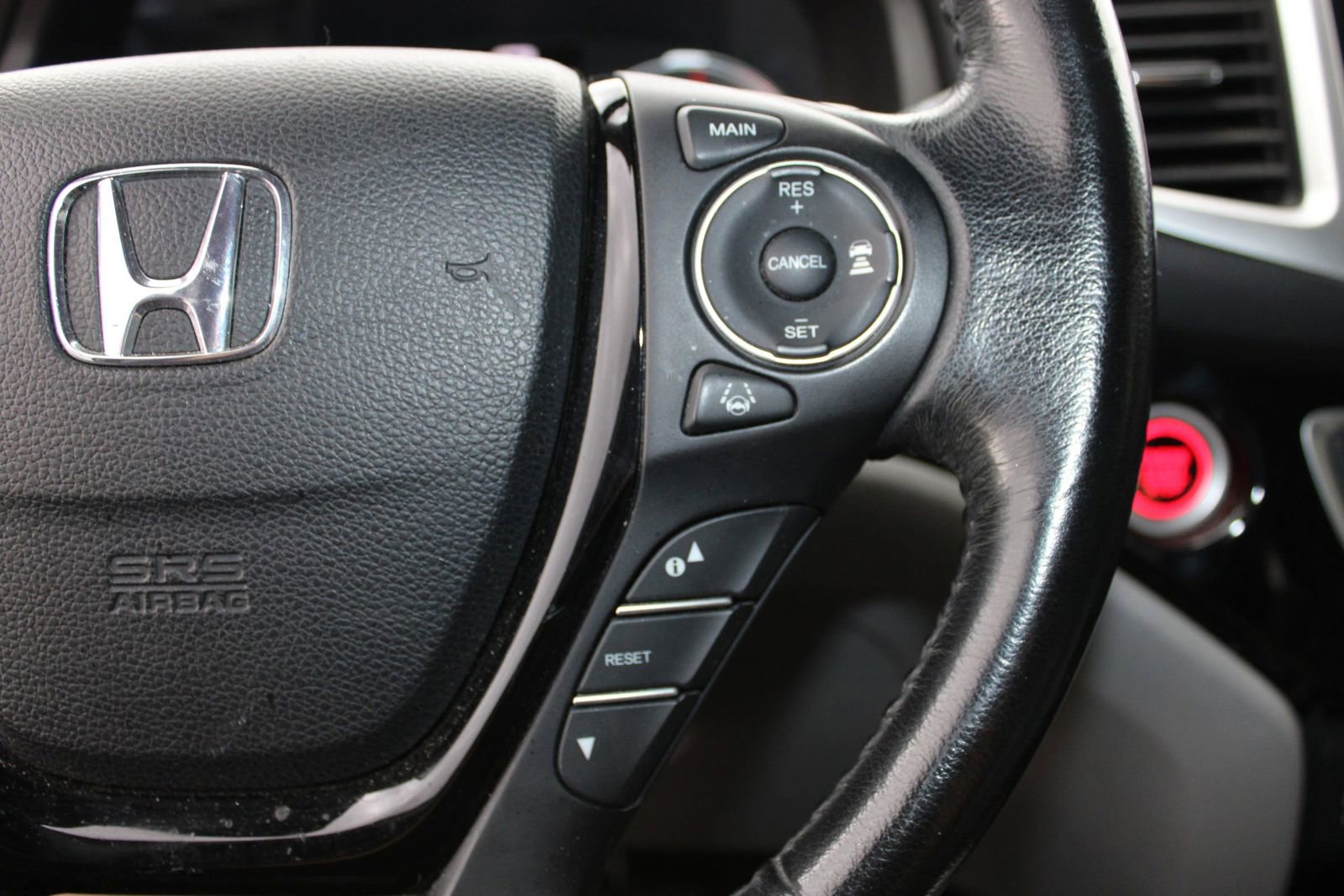 Used 2016 Honda Pilot Touring image 37