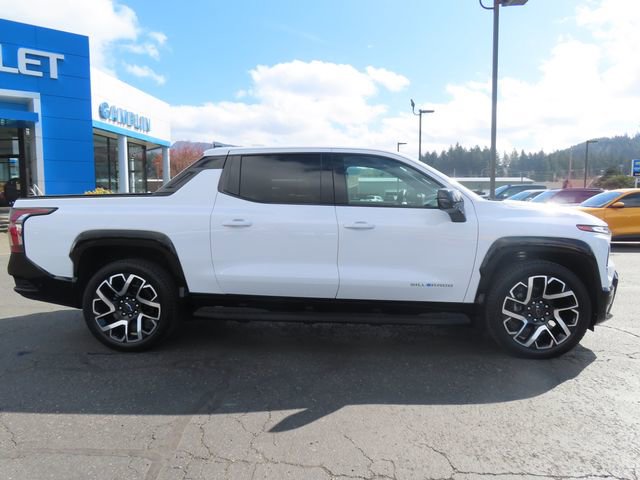 Used 2025 Chevrolet Silverado EV RST image 10