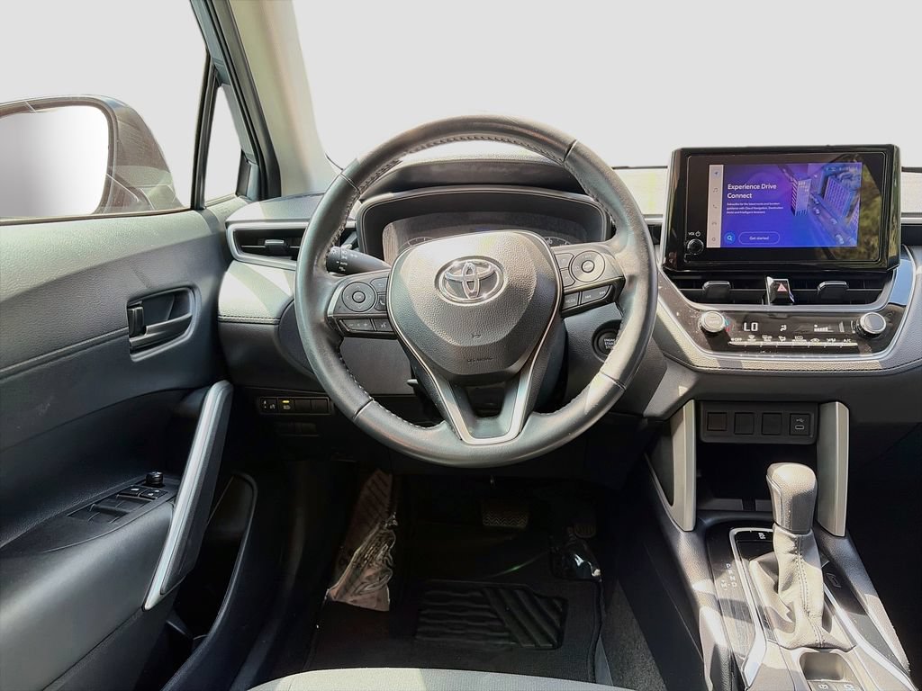 Used 2024 Toyota Corolla Cross LE FWD image 22