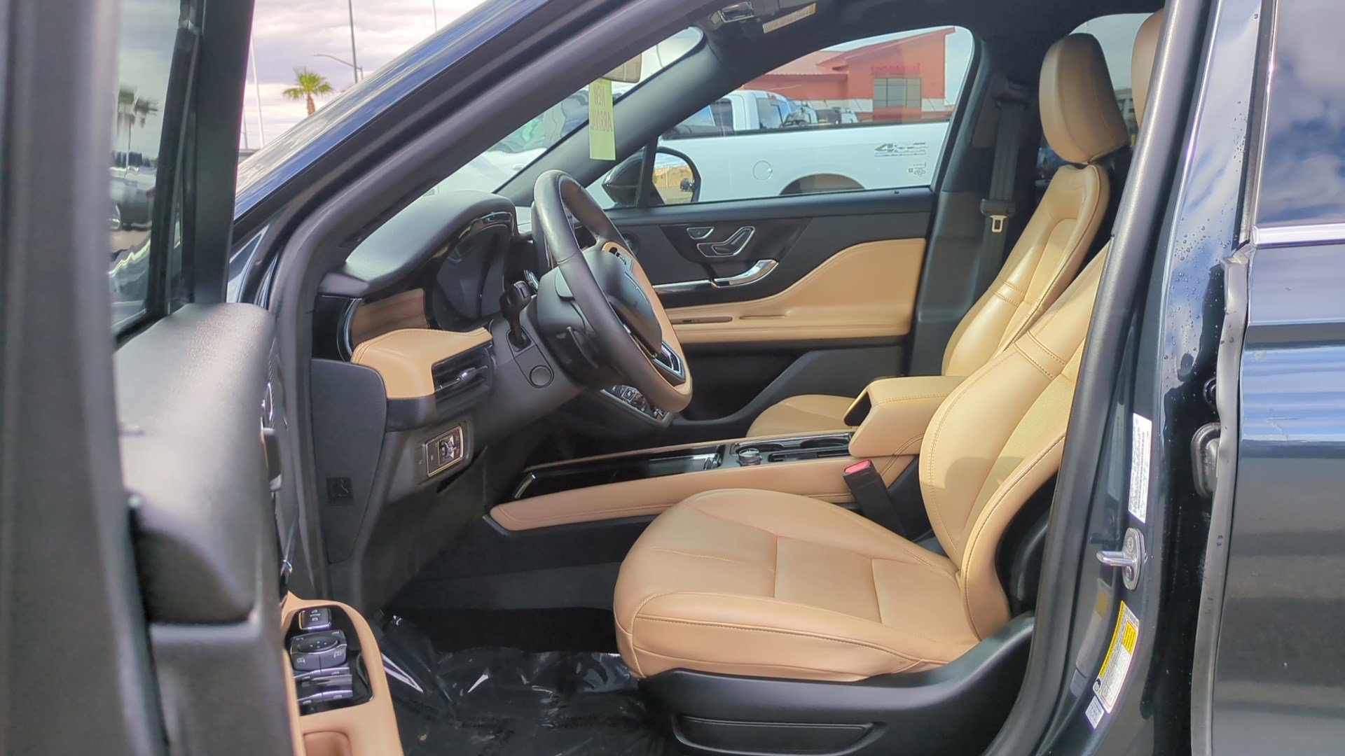 Used 2021 Lincoln Corsair Reserve w/ Equipment Group 201A image 11