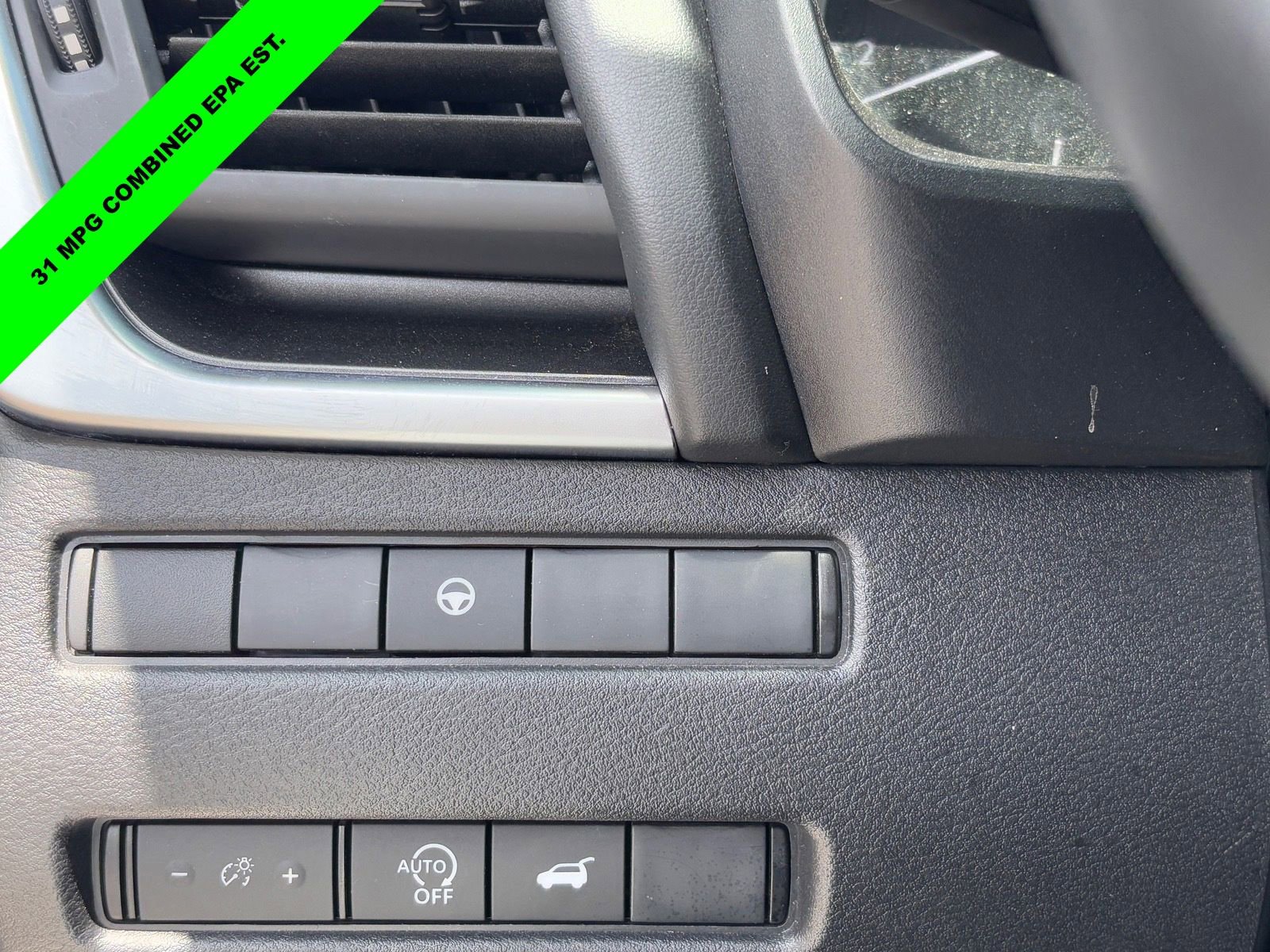 Certified 2025 Nissan Rogue SV image 29