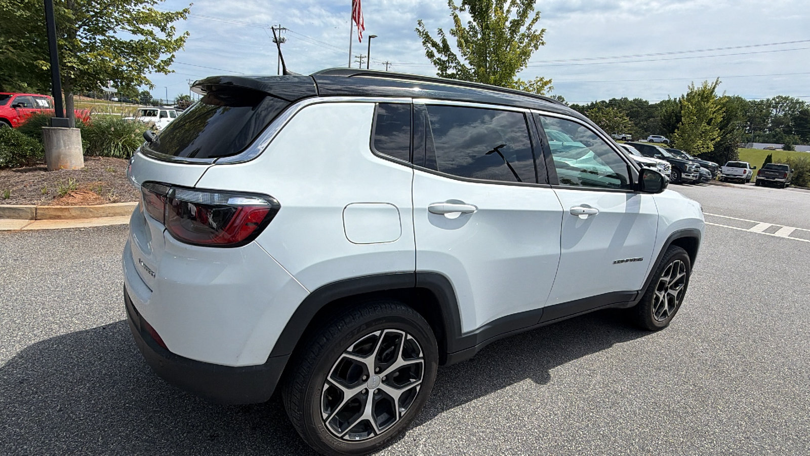 Used 2024 Jeep Compass Limited AWD/4WD image 8