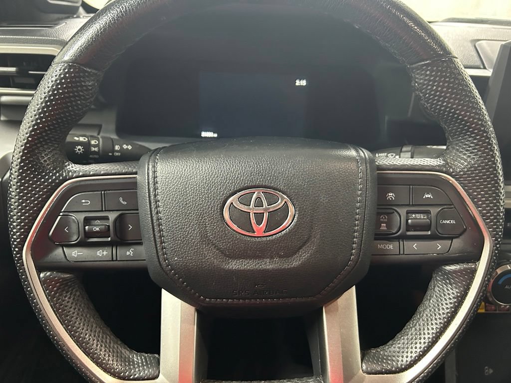 Used 2024 Toyota Tacoma SR5 AWD/4WD image 17