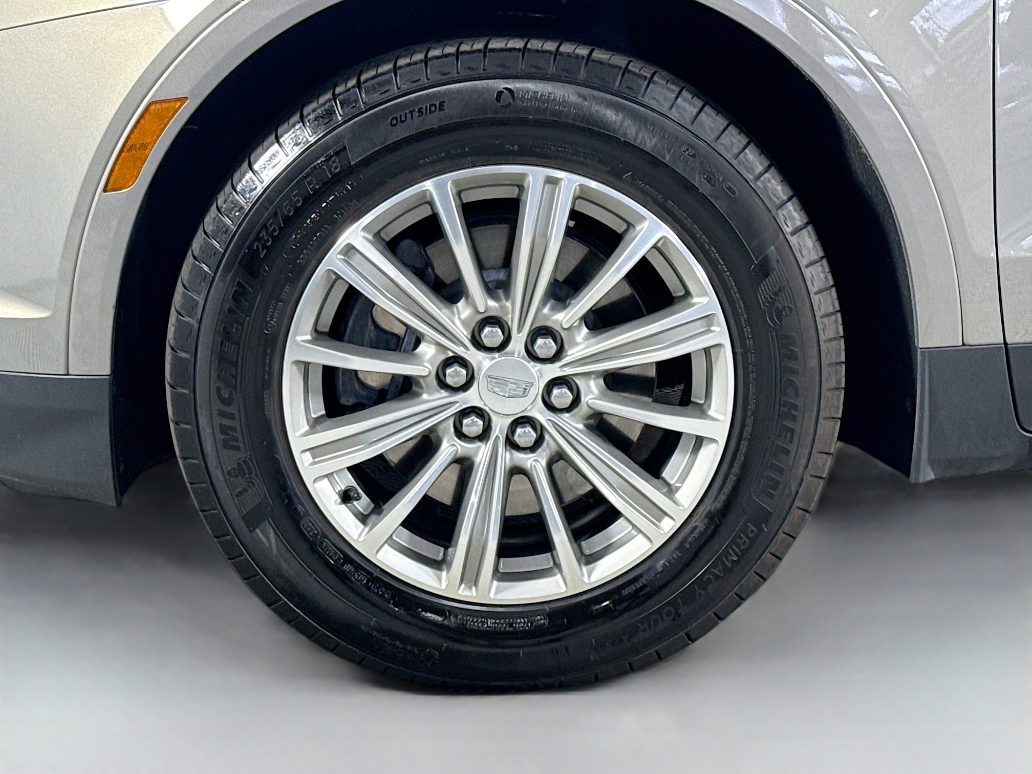 Used 2018 Cadillac XT5 Luxury w/ Driver Awareness Package image 38