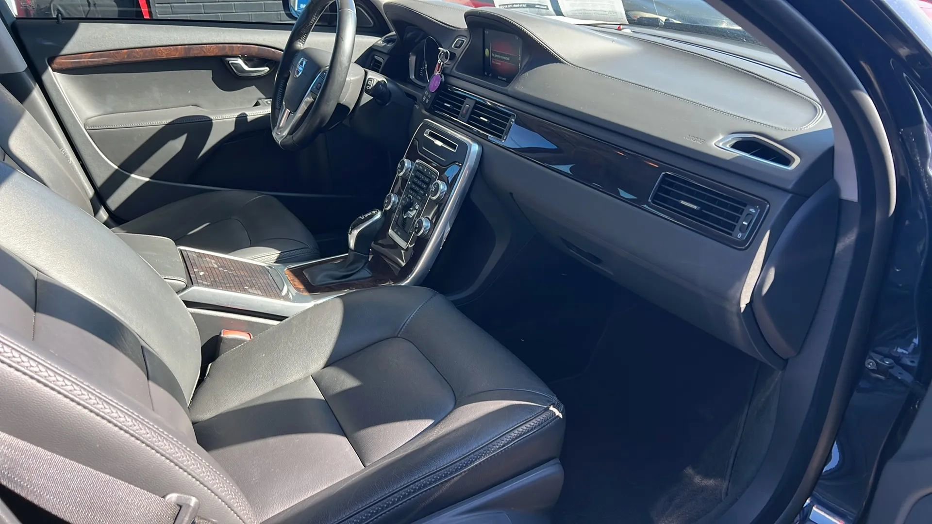 Used 2016 Volvo XC70 T5 Premier w/ Proximity Package AWD/4WD image 18